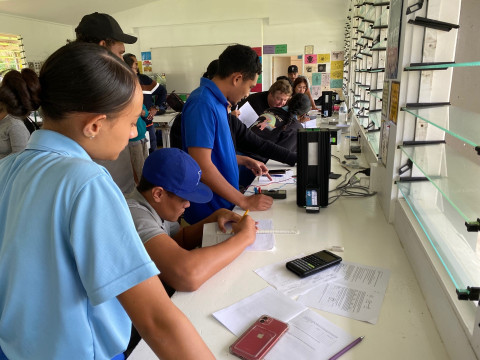 Niue high school children